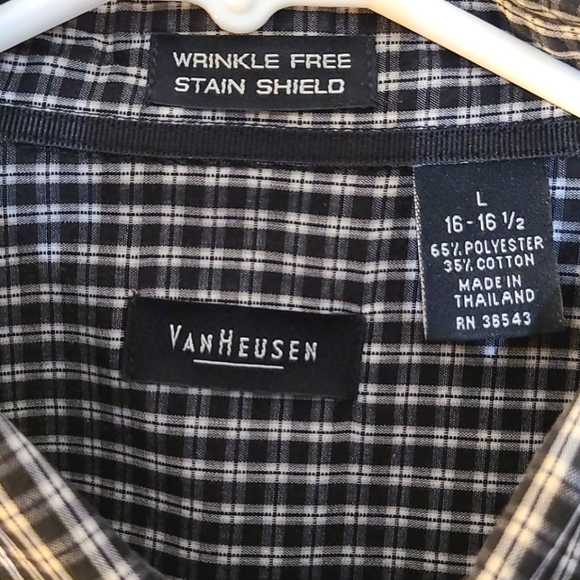 Men's Van Heusen Short Sleeve Button Down Shirt - Picture 3 of 4